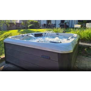 Superior Wellness Whirlpool BARCELONA 223 x 223 x 94 Platinum Spas 5 Personen